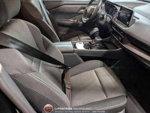 Used 2025 Nissan Rogue SV FWD image 29