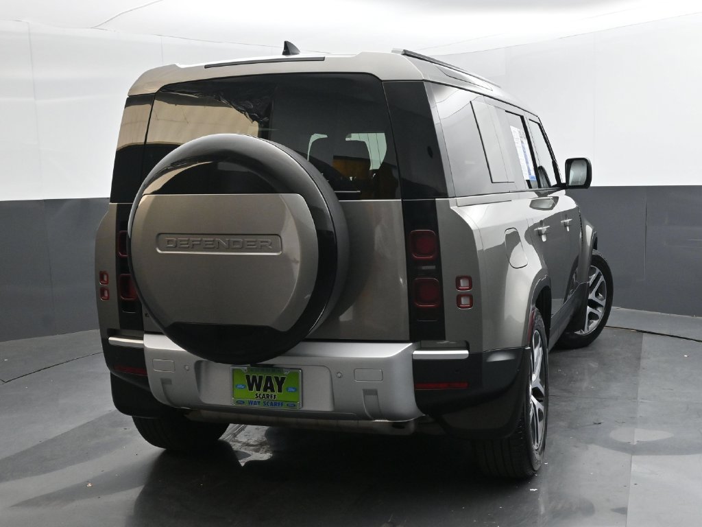 Used 2025 Land Rover Defender 110 S AWD/4WD image 31