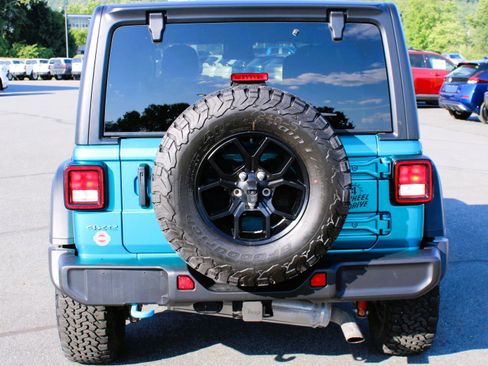 Used 2024 Jeep Wrangler Unlimited AWD/4WD image 16