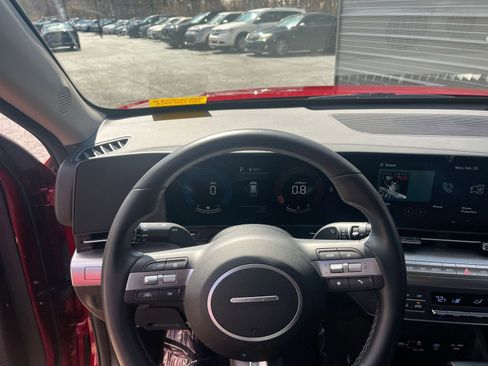 Used 2025 Hyundai Kona SEL image 29