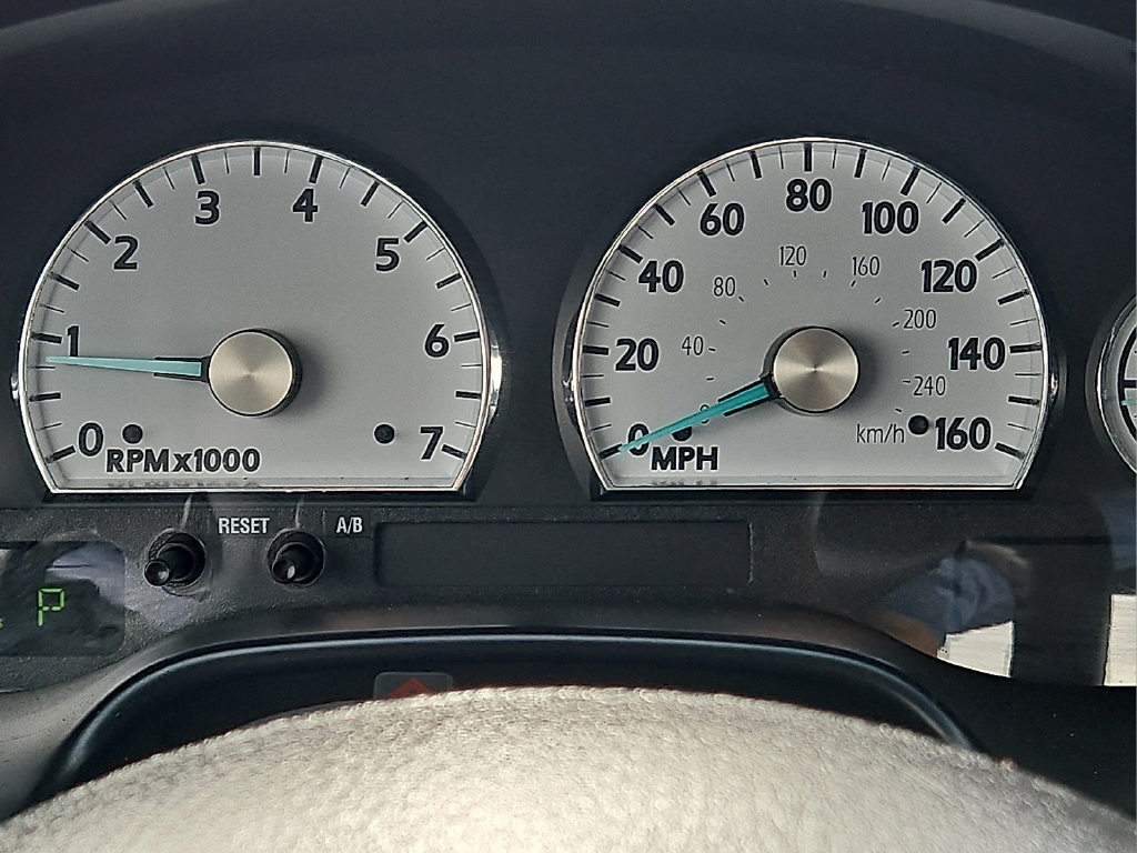 Used 2005 Ford Thunderbird RWD image 20