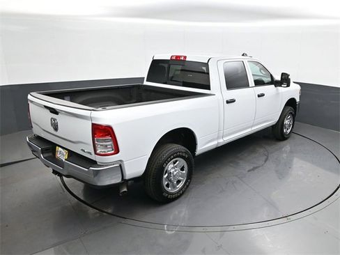 Used 2024 RAM 2500 Tradesman w/ Chrome Appearance Group image 18