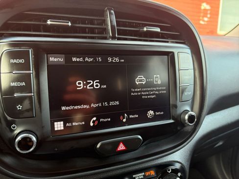 Used 2025 Kia Soul LX w/ LX Technology Package FWD image 20