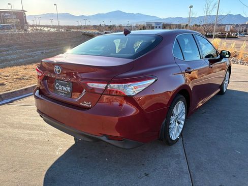 Used 2020 Toyota Camry XLE image 8