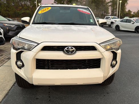 Certified 2019 Toyota 4Runner SR5 image 7