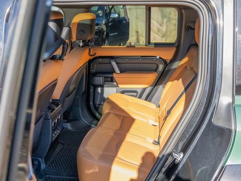 Used 2024 Land Rover Defender 110 V8 image 60