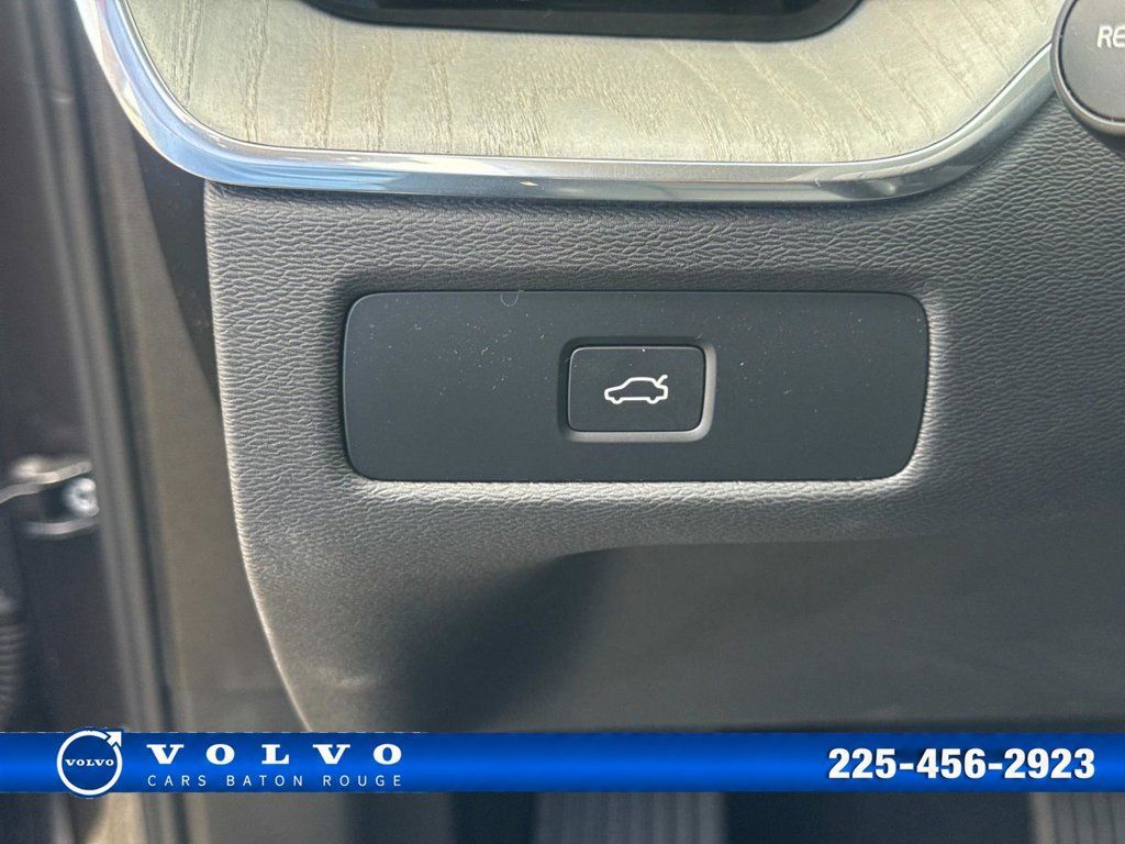 Used 2025 Volvo XC60 B5 Plus AWD/4WD image 26