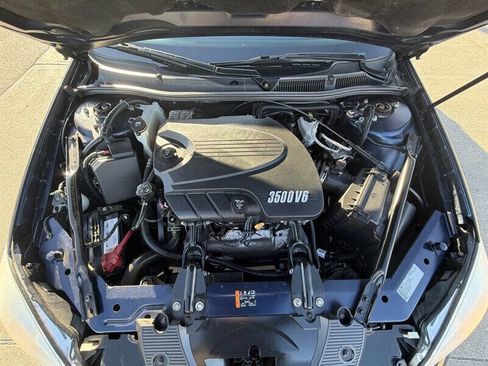 Used 2011 Chevrolet Impala LT image 16