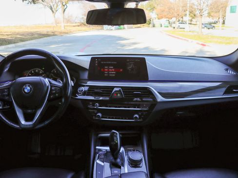 Used 2018 BMW 530i xDrive image 26