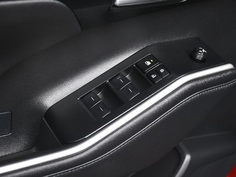 Used 2024 Toyota Highlander XSE AWD/4WD image 10