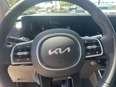 New 2026 Kia Carnival EX FWD image 16