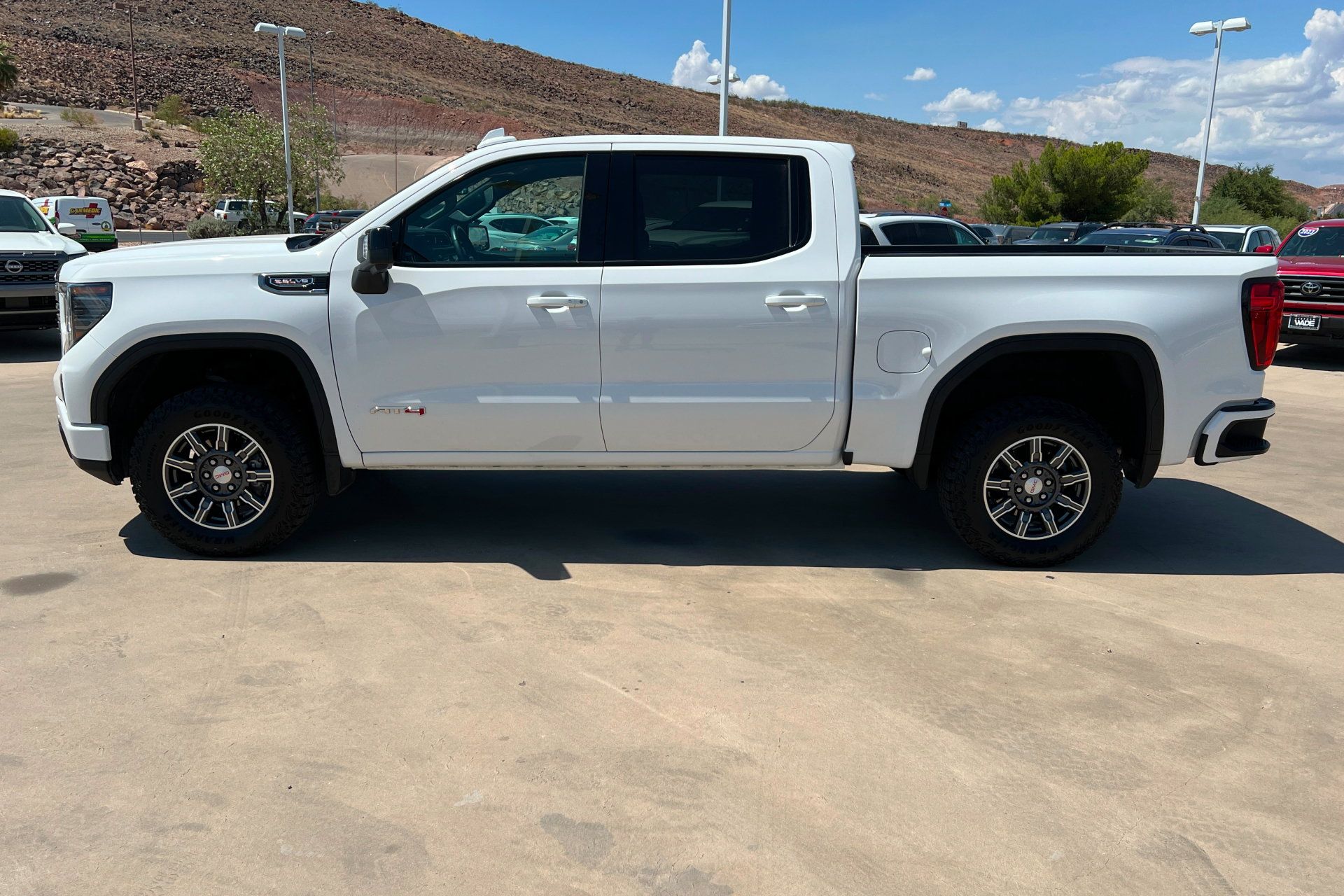 Used 2025 GMC Sierra 1500 AT4 AWD/4WD image 2