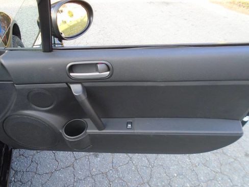 Used 2008 MAZDA MX-5 Miata Sport image 18