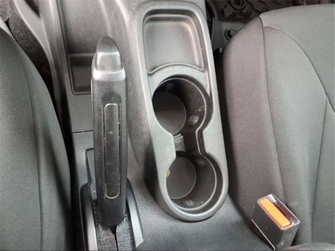 Used 2018 Jeep Wrangler Unlimited Rubicon w/ Connectivity Group image 17