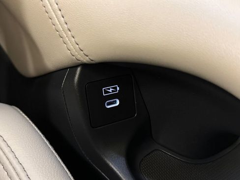 Certified 2025 Honda HR-V EX-L image 30