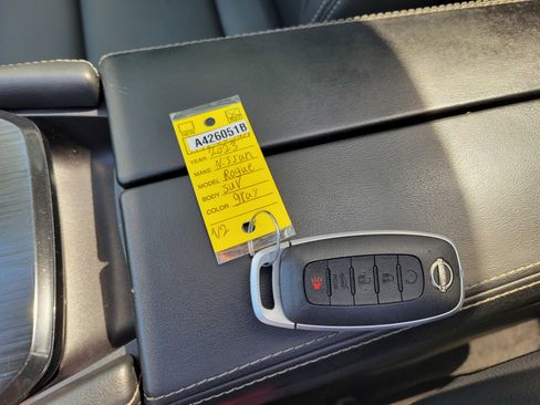 Used 2023 Nissan Rogue SL w/ SL Premium Package FWD image 45