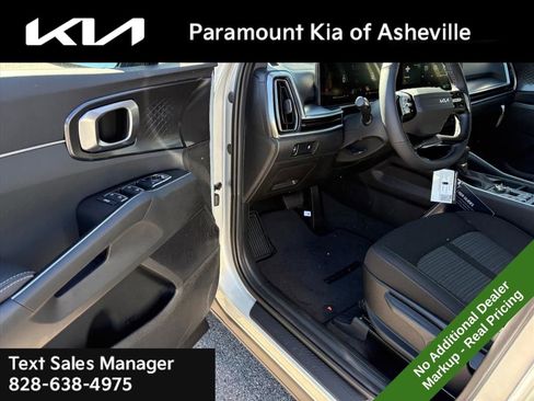 New 2026 Kia Sorento LX image 14