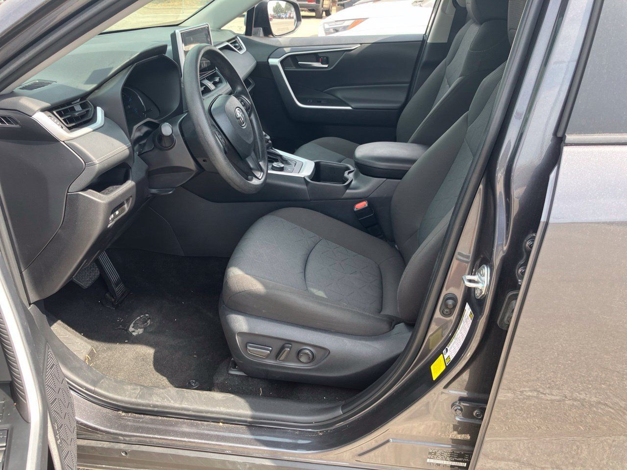 Used 2025 Toyota RAV4 XLE AWD/4WD image 7