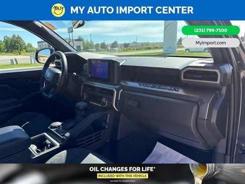Used 2026 Toyota Tacoma SR5 AWD/4WD image 28