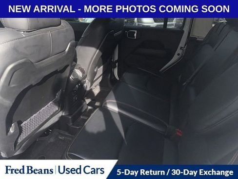 Used 2024 Jeep Wrangler Unlimited Sahara w/ Technology Group AWD/4WD image 9