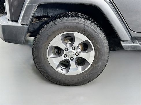 Used 2017 Jeep Wrangler Unlimited Sahara w/ Connectivity Group image 32