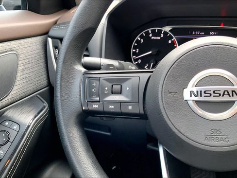 Used 2021 Nissan Rogue S AWD/4WD image 23