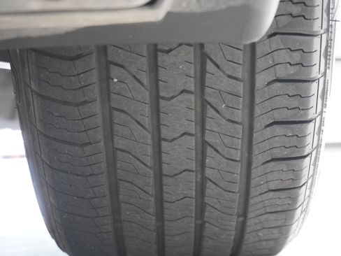 Used 2021 Toyota Highlander XSE FWD image 34