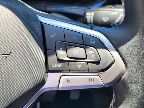 Certified 2023 Volkswagen Taos SE w/ Panoramic Sunroof Package AWD/4WD image 24