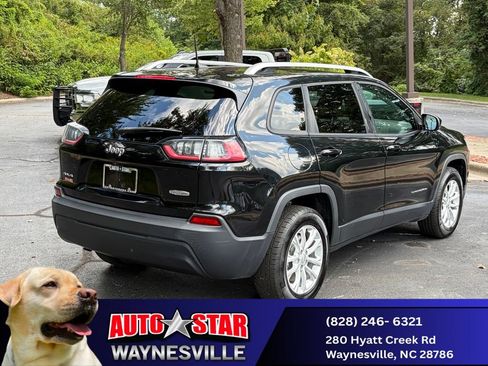 Used 2021 Jeep Cherokee Latitude w/ Mopar Interior Package AWD/4WD image 4