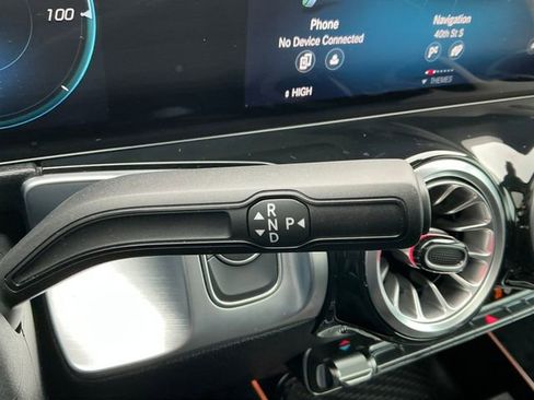 Used 2023 Mercedes-Benz EQB 300 4MATIC image 19