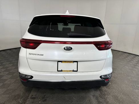 Used 2022 Kia Sportage LX image 4