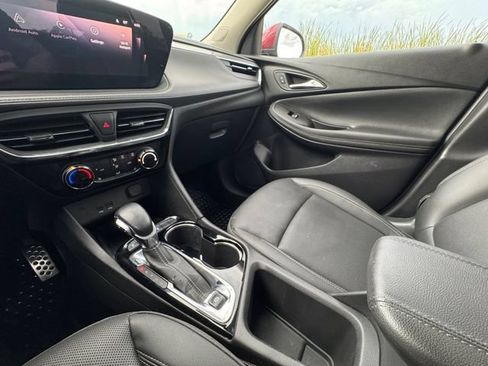 Used 2024 Buick Encore GX Sport Touring w/ Experience Buick Package FWD image 9