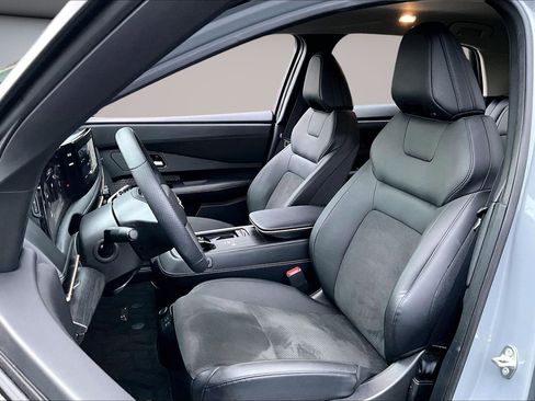 Used 2024 Nissan Ariya AWD image 20