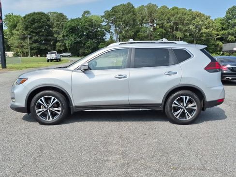 Used 2020 Nissan Rogue SV w/ Sun & Sound Touring Package FWD image 7