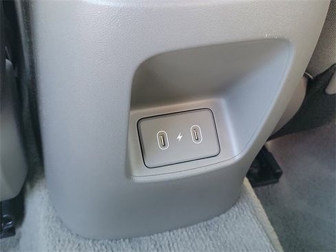 Used 2025 Hyundai Elantra SE image 19