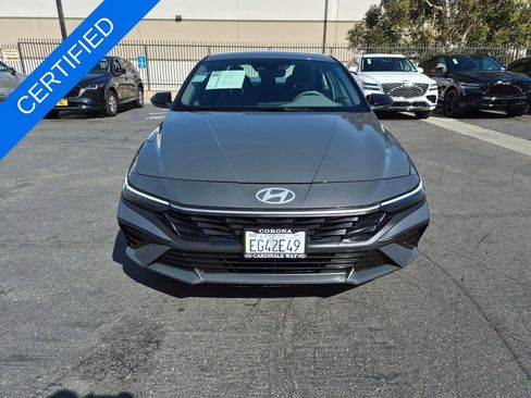 Used 2025 Hyundai Elantra SEL image 2