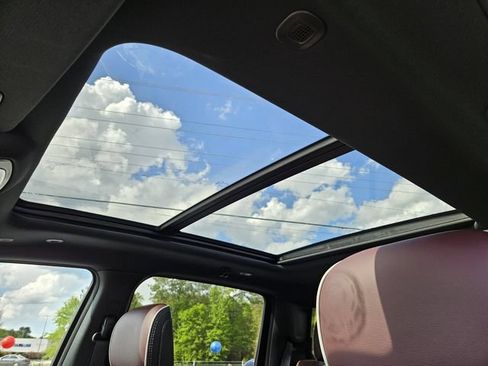 New 2025 RAM 1500 Limited AWD/4WD image 17
