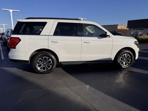 Used 2024 Ford Expedition XLT image 6