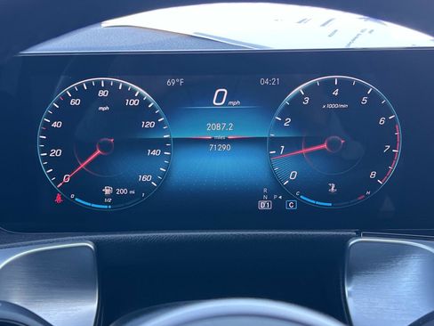Used 2022 Mercedes-Benz GLB 250 4MATIC image 11
