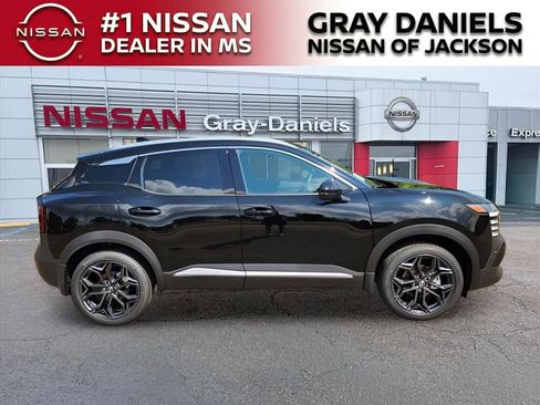 New 2025 Nissan Kicks SR w/ SR Premium Package AWD/4WD image 16