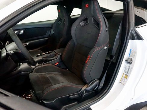 Used 2016 Ford Mustang Shelby GT350R w/ GT350R Equipment Group 920A RWD image 9