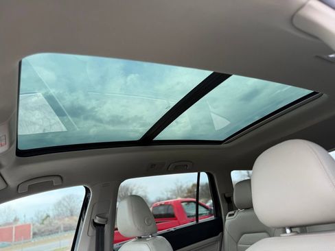 Used 2021 Volkswagen Atlas SEL Premium image 36