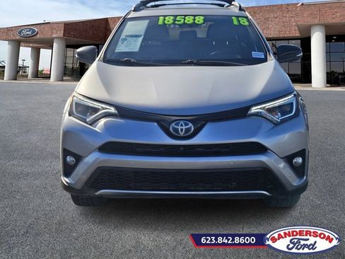 Used 2018 Toyota RAV4 SE image 8