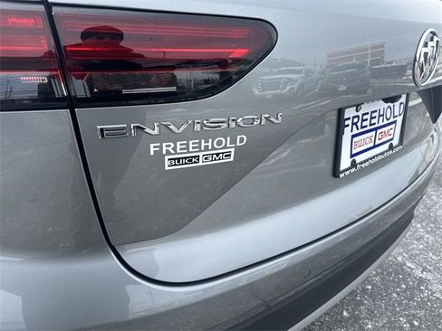 Used 2023 Buick Envision Essence image 28