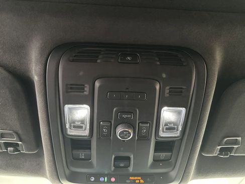 Used 2022 Cadillac Escalade ESV Sport Platinum w/ LPO, ONYX Package AWD/4WD image 23