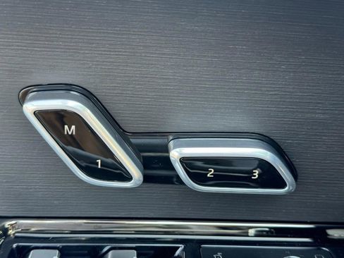 Used 2025 Land Rover Range Rover Sport SE image 23