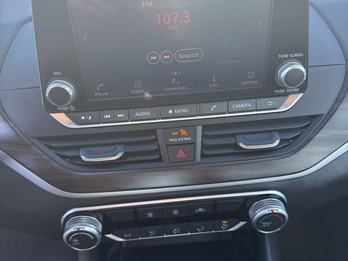 Used 2024 Nissan Altima 2.5 SV image 12