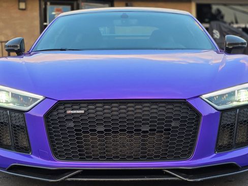 Used 2018 Audi R8 V10 w/ Premium Package image 3