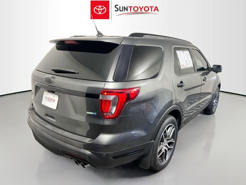 Used 2019 Ford Explorer Sport image 4