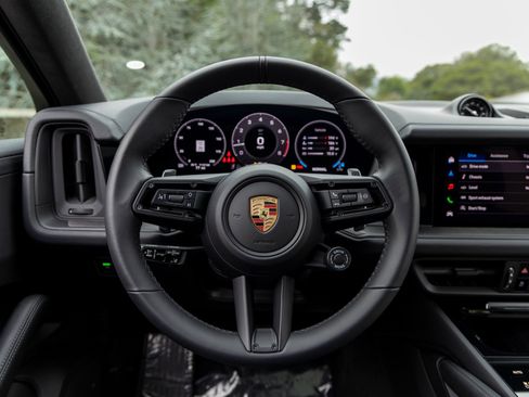 New 2025 Porsche Cayenne GTS image 31